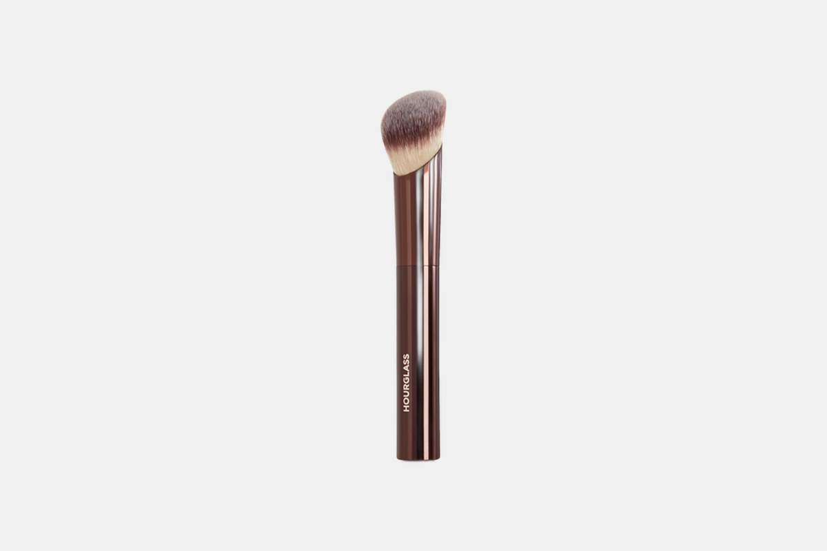 Hourglass Ambient Soft Glow Foundation Brush